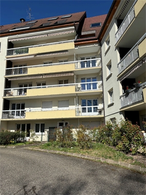 appartement à la vente -   39000  LONS-LE-SAUNIER, surface 87 m2 vente appartement - APR702798